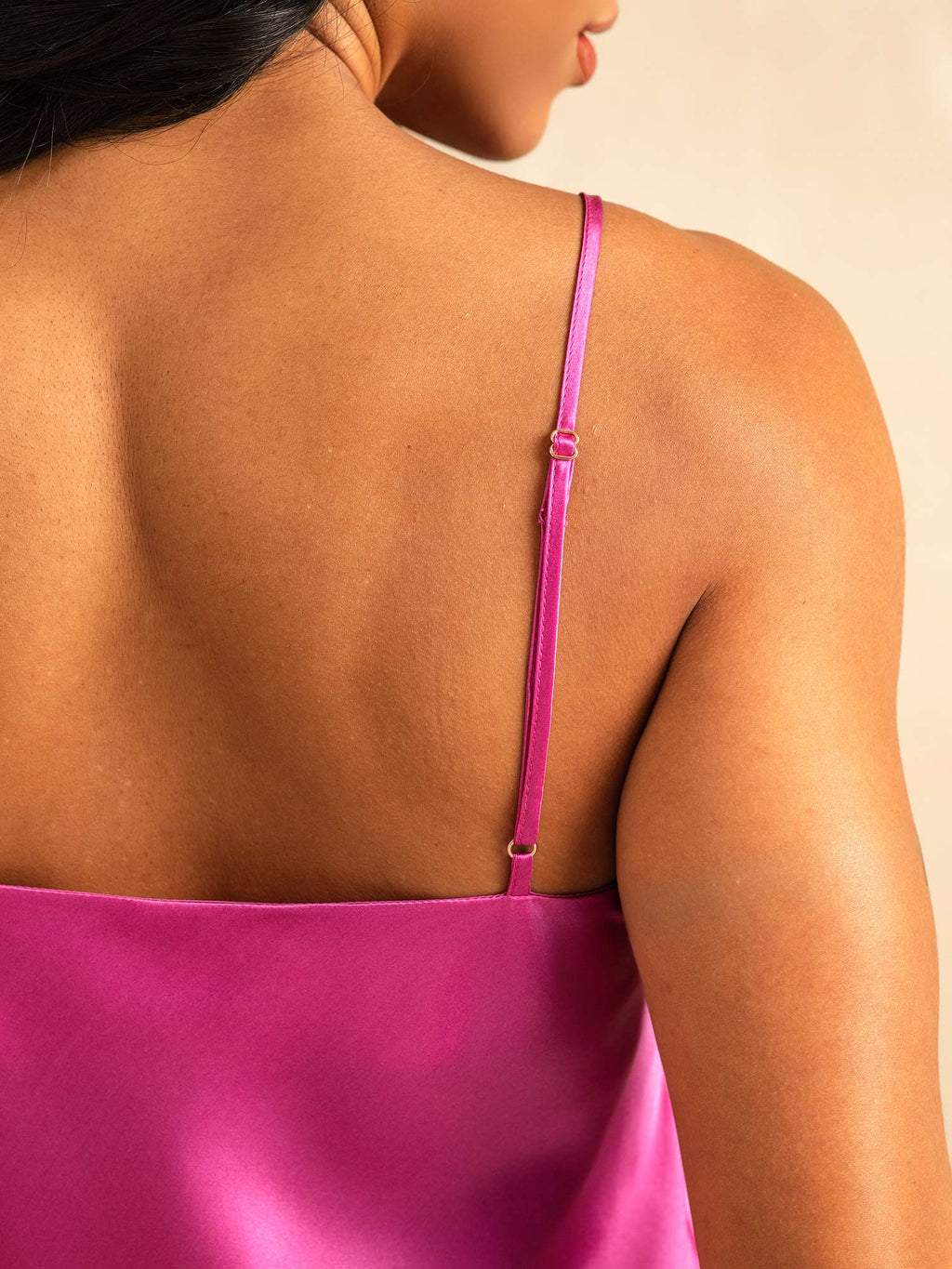 Set featuring a bodice with thin straps made of pure silk