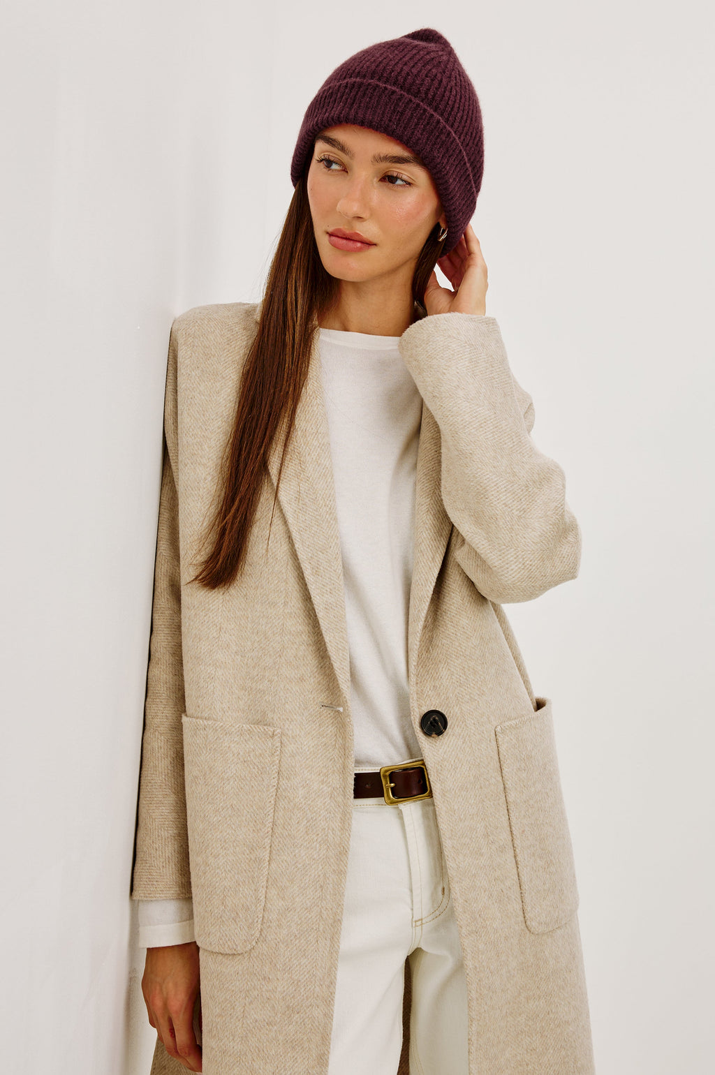 GORRO UNISEX DE CACHEMIRA Y SEDA DE AUTUMN CASHMERE - COLOR VINO