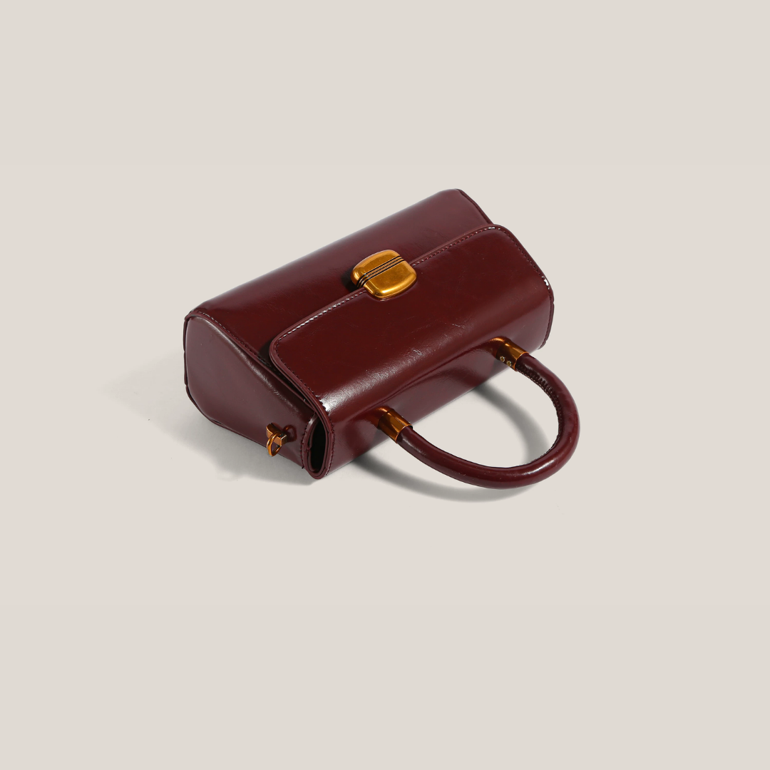 Mila | Shiny Clutch Bag