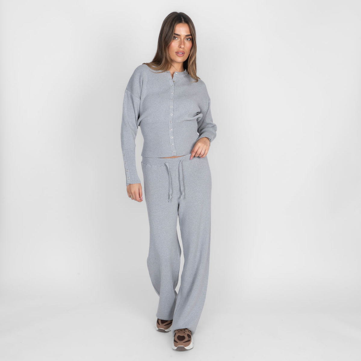 Conjunto de cárdigan de punto y pantalones Lidia
