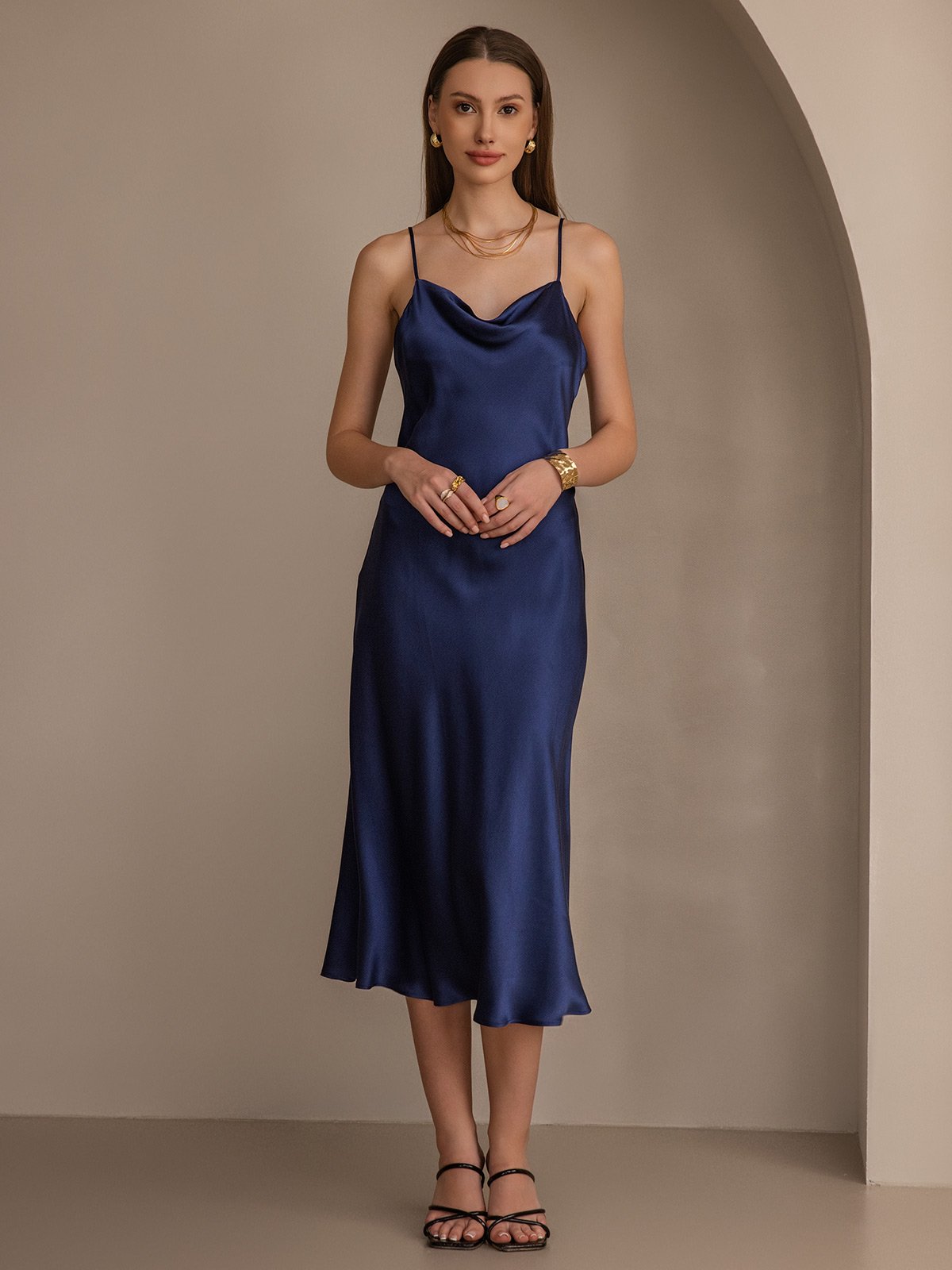 Long poly-satin dresses with straps