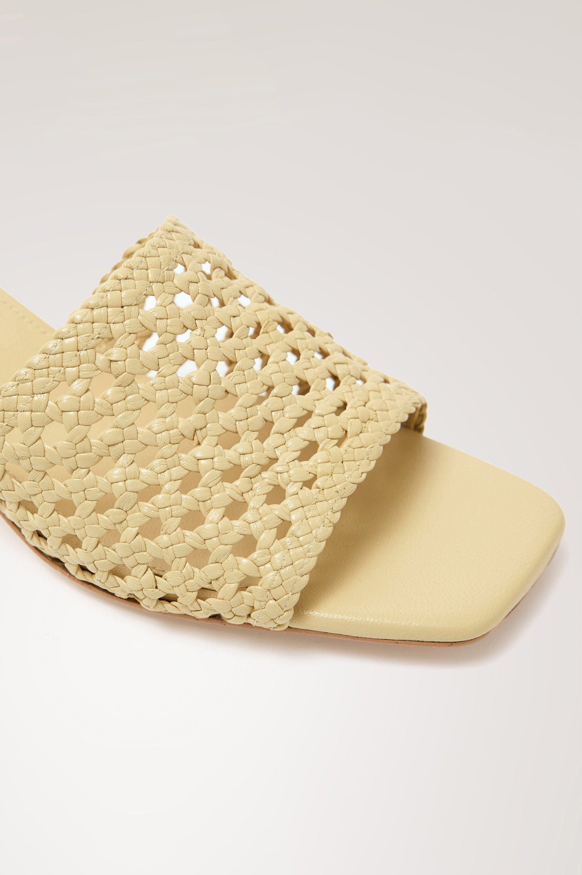 TACÓN TEJIDO RIMINI - PIEL AMARILLO MANTEQUILLA