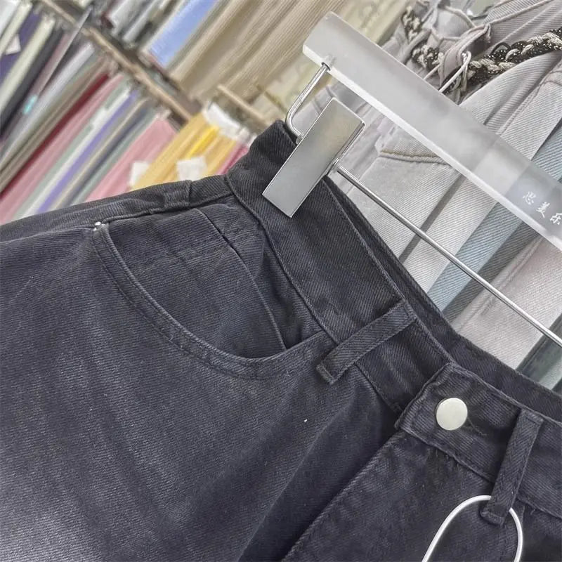 Shorts de mezclilla con ribete de encaje para mujer