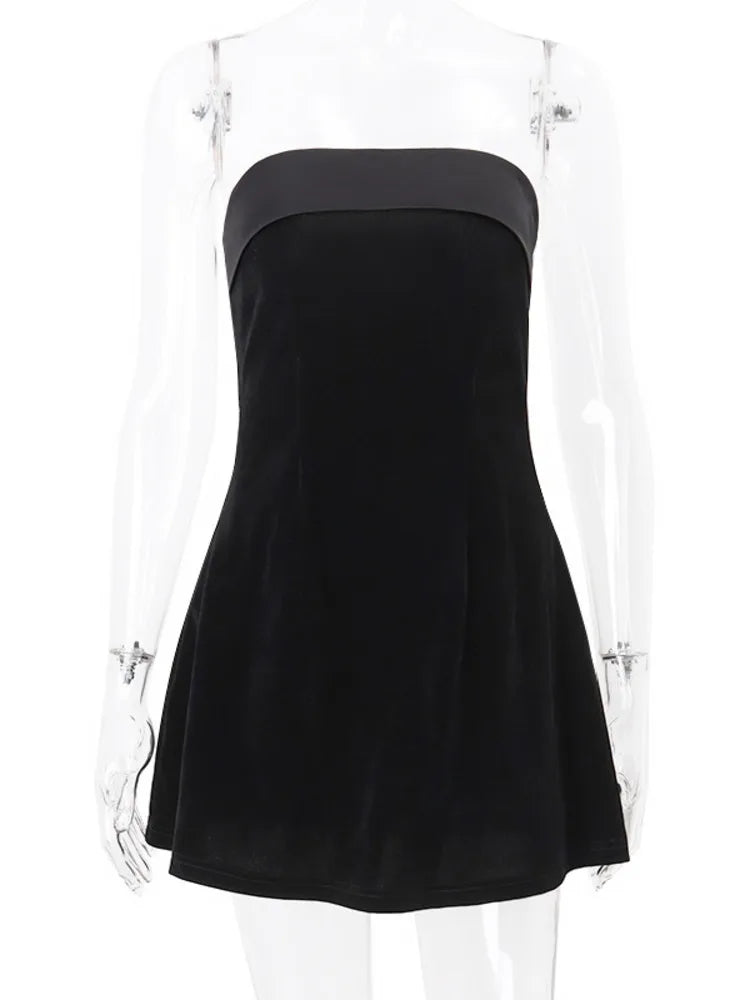 Vestido corto sin tirantes ni espalda