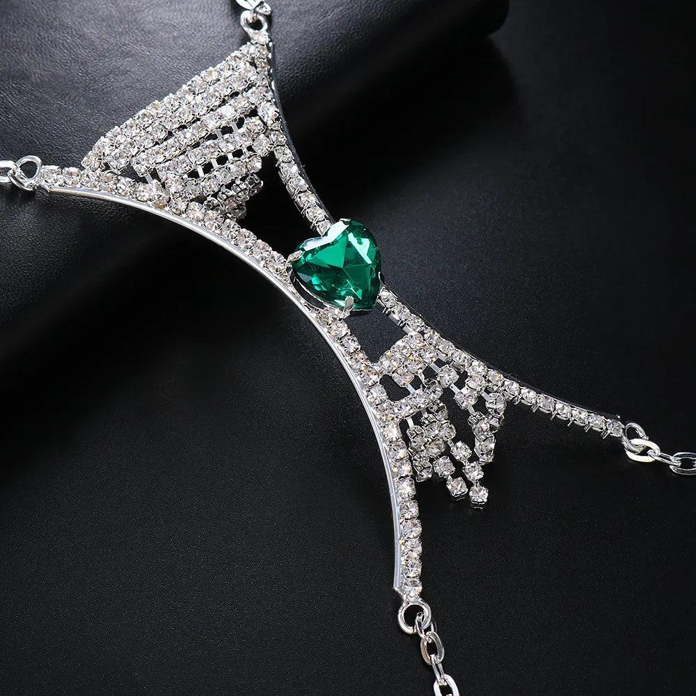 Cadena de pecho con cristal en forma de corazón