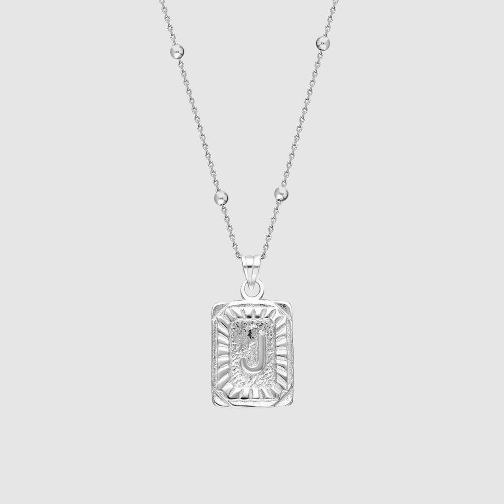 Collar con medallón de inicial