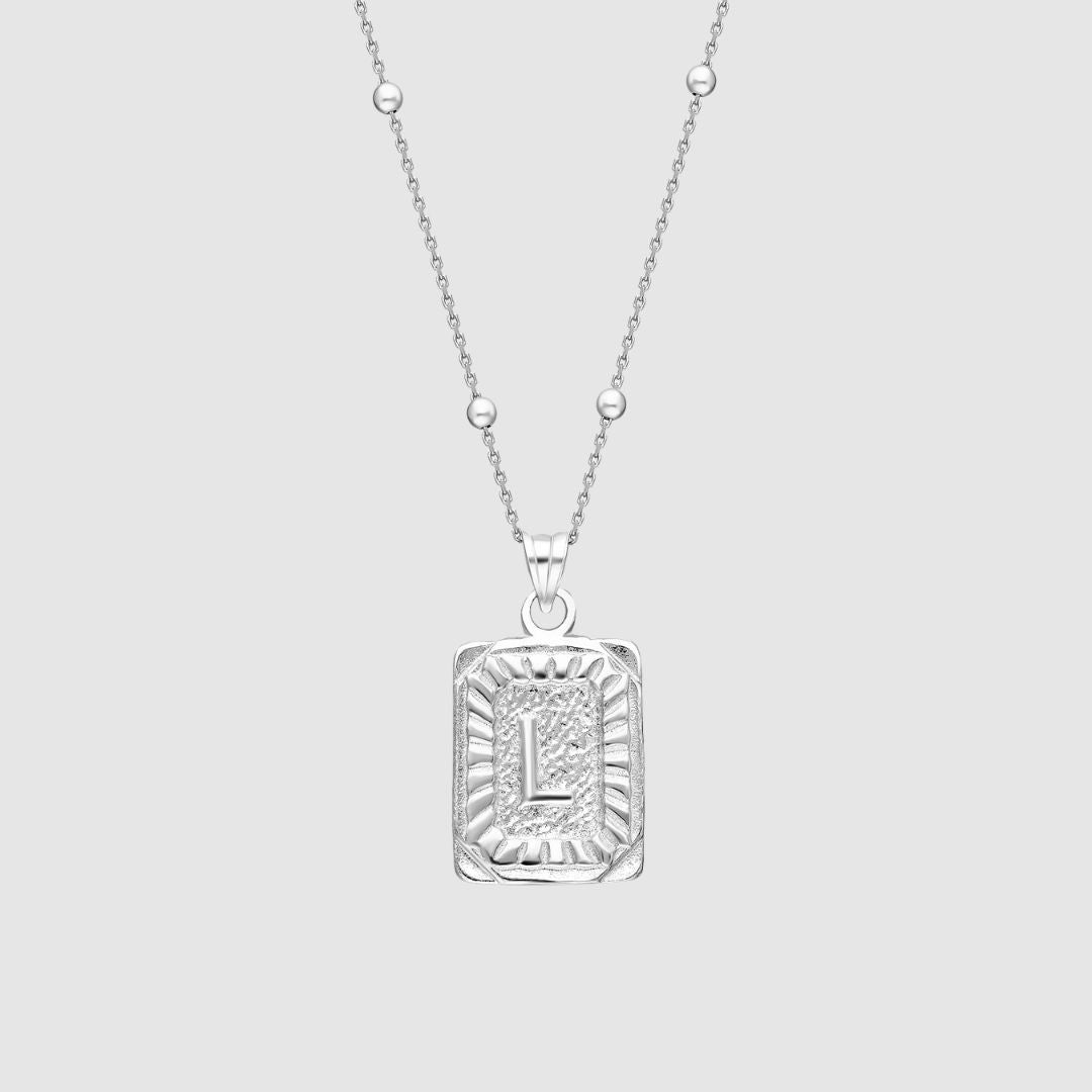 Collar con medallón de inicial
